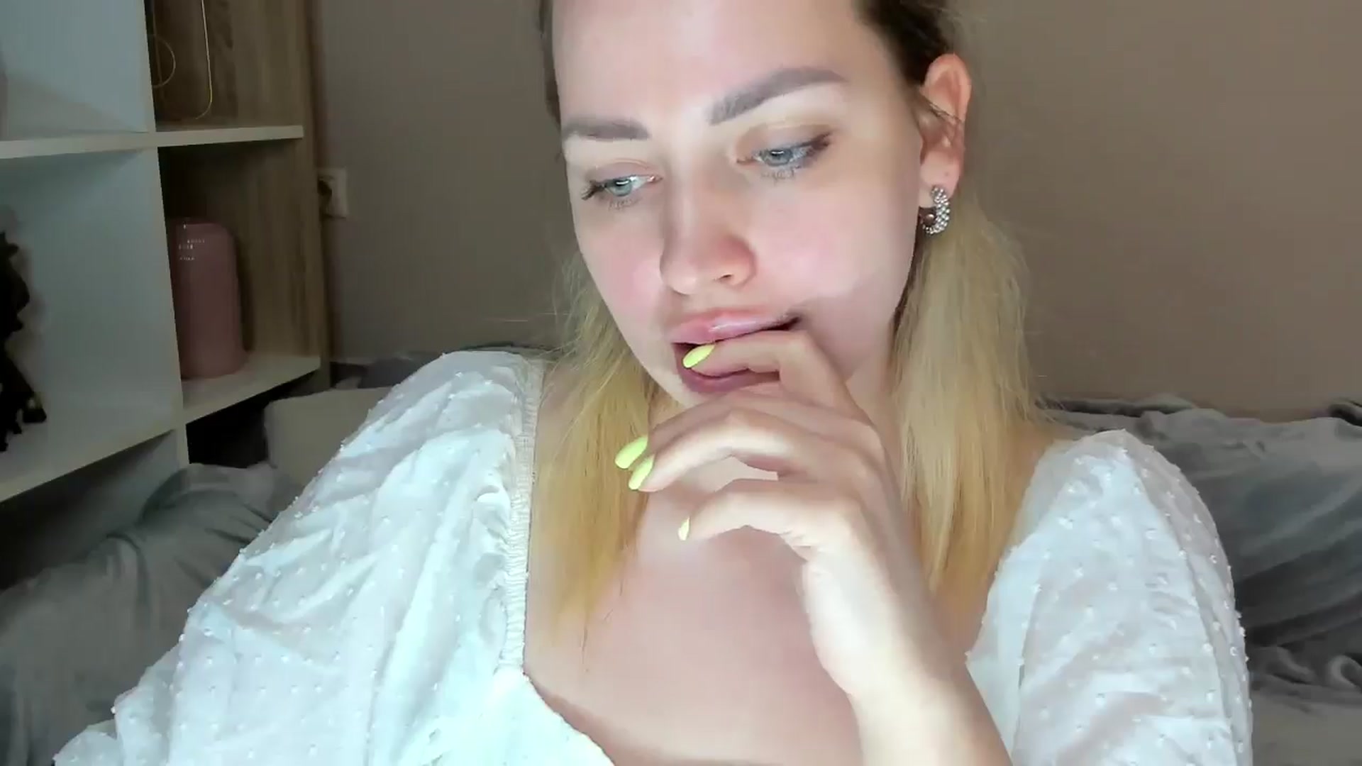 Gallery image thumbnail from Katy__Berry's myfreecams stream on, 05/14/2025, 14:27 image 18 of 20