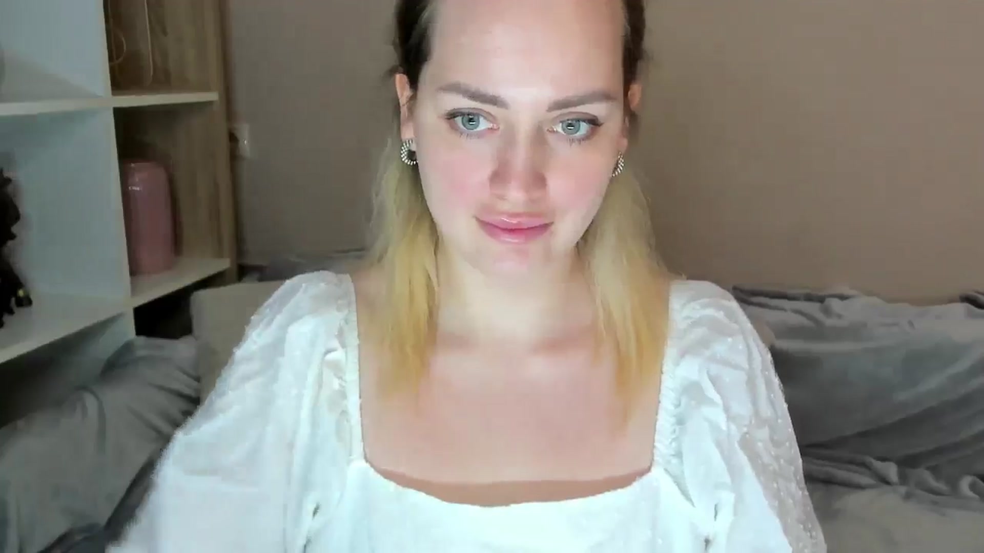 Gallery image thumbnail from Katy__Berry's myfreecams stream on, 05/14/2025, 14:27 image 5 of 20