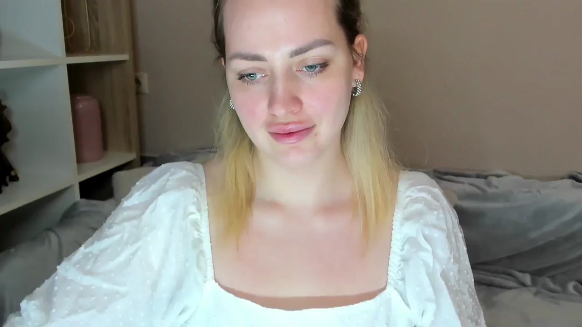 Gallery image thumbnail from Katy__Berry's myfreecams stream on, 05/14/2025, 14:27 image 4 of 20