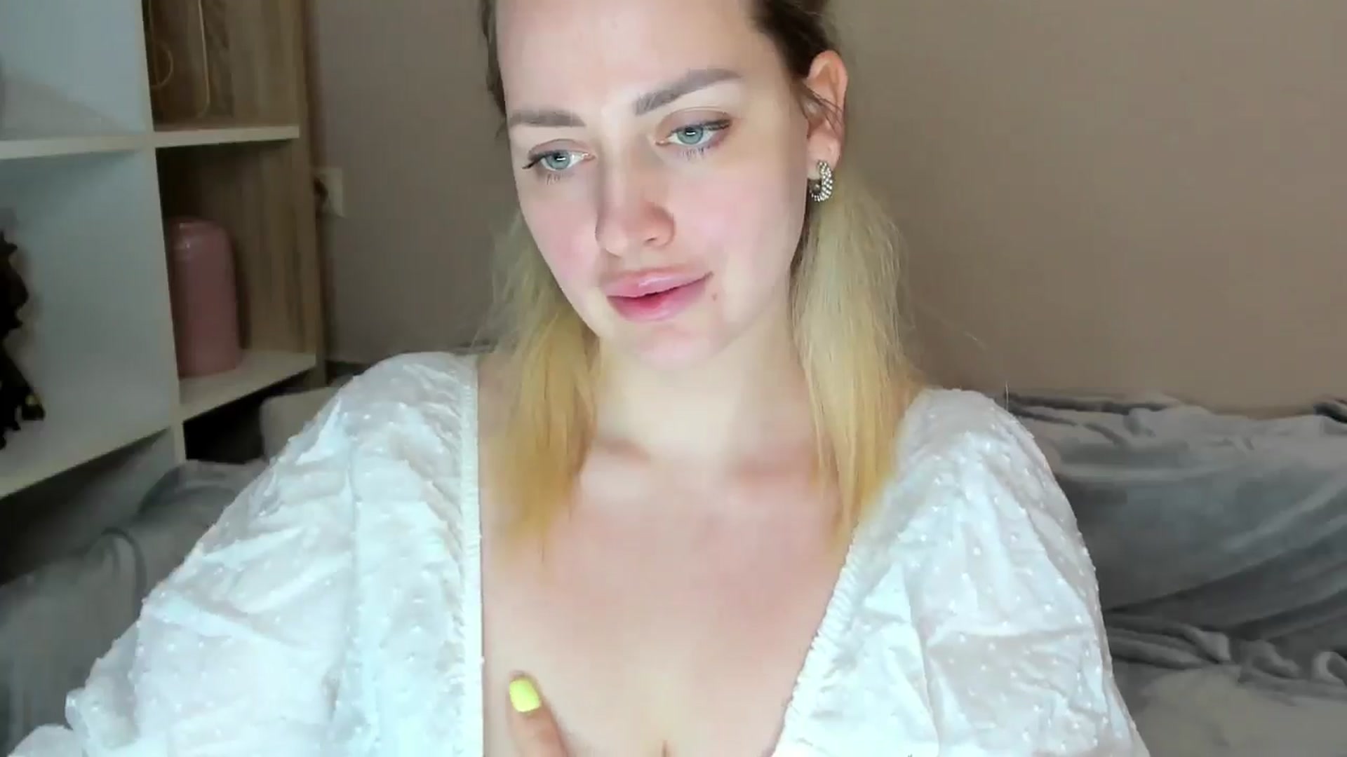 Gallery image thumbnail from Katy__Berry's myfreecams stream on, 05/14/2025, 14:27 image 20 of 20