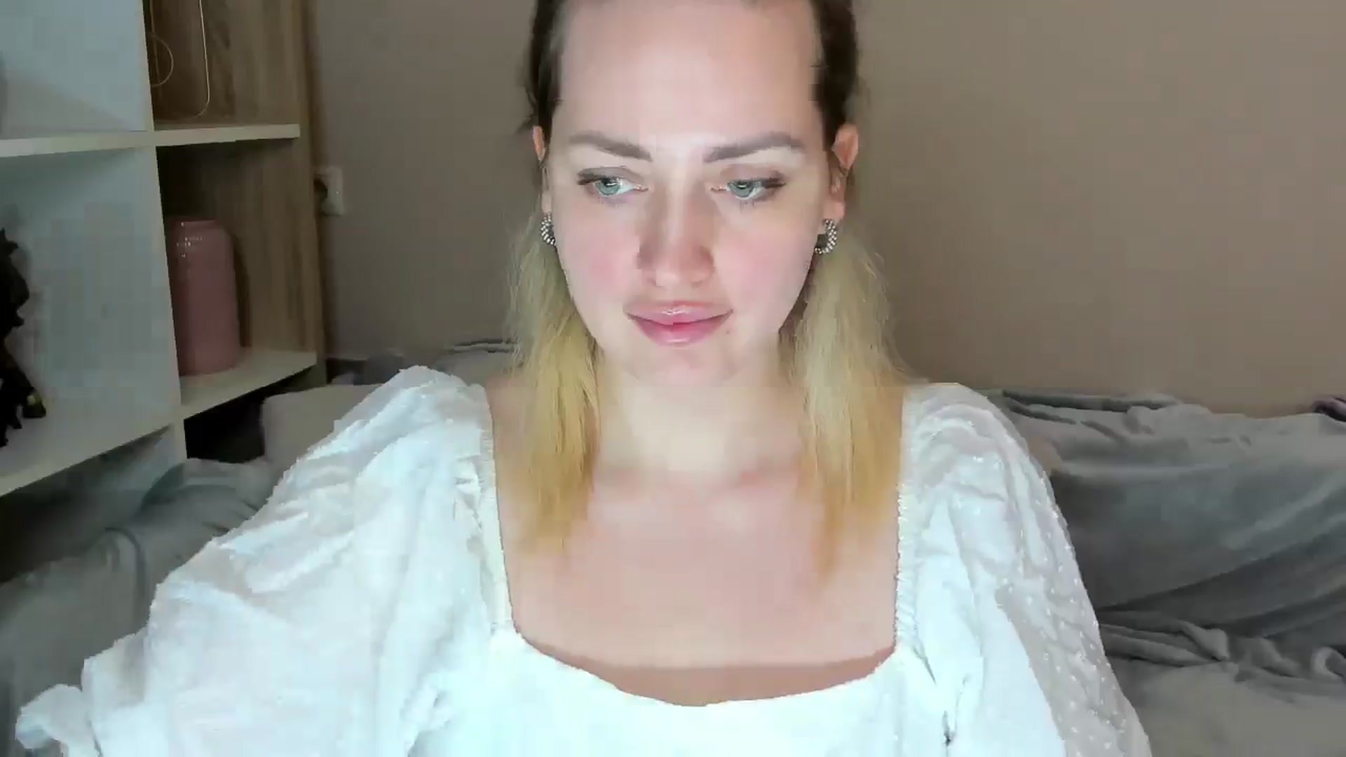 Gallery image thumbnail from Katy__Berry's myfreecams stream on, 05/14/2025, 14:27 image 11 of 20