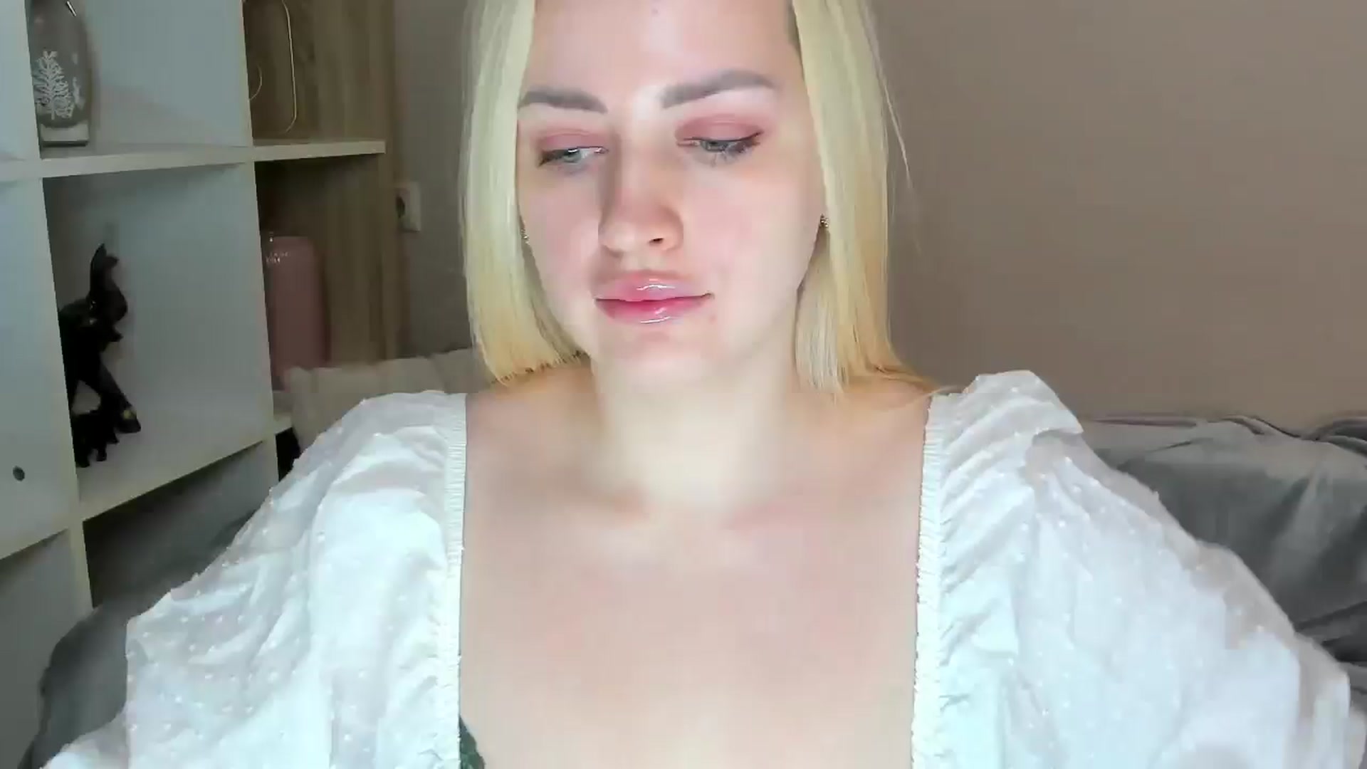 Gallery image thumbnail from Katy__Berry's myfreecams stream on, 05/15/2025, 12:48 image 11 of 20