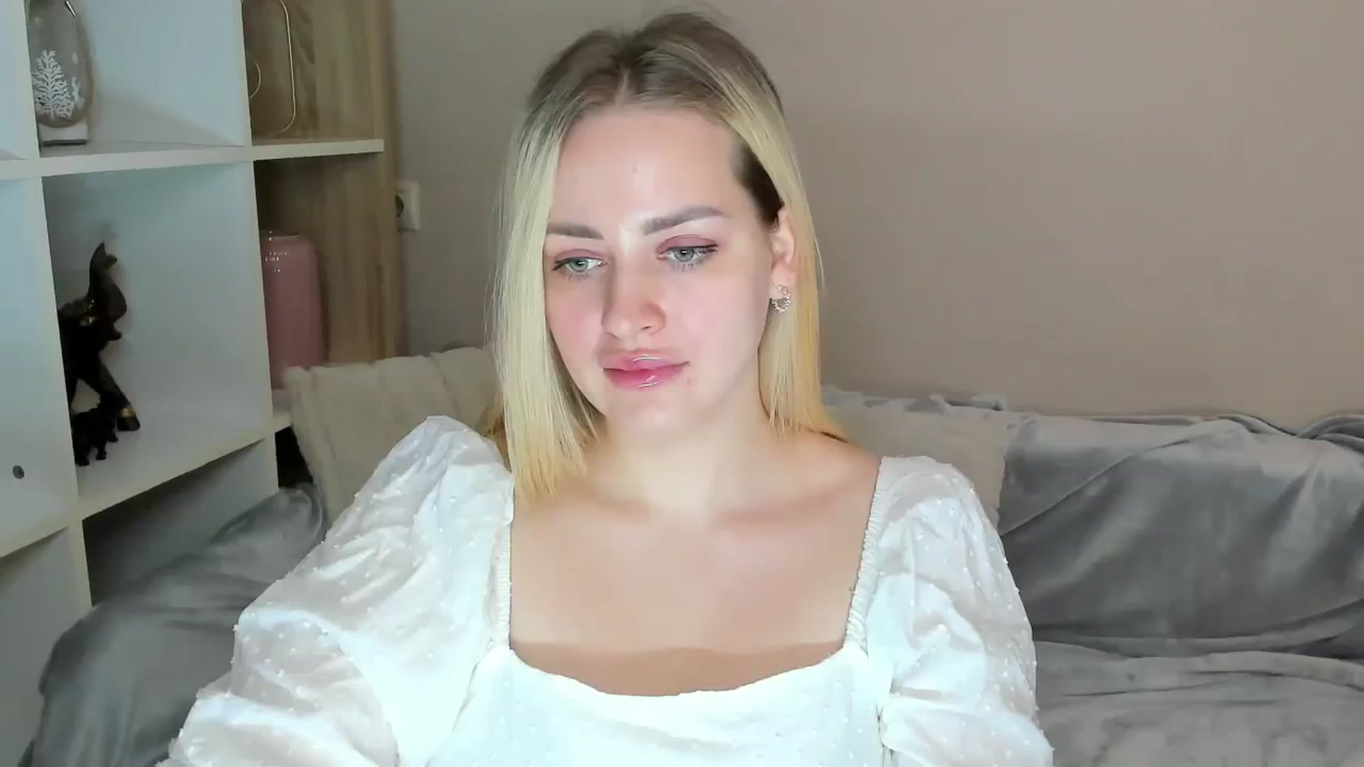 Gallery image thumbnail from Katy__Berry's myfreecams stream on, 05/15/2025, 12:48 image 19 of 20