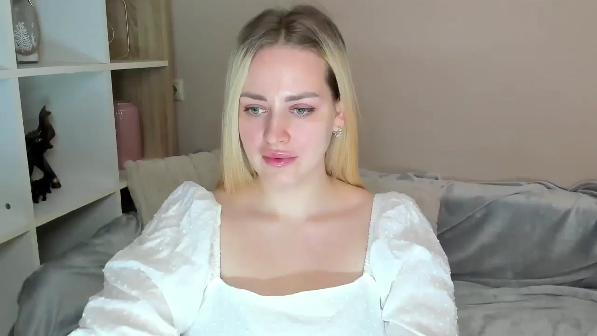 Gallery image thumbnail from Katy__Berry's myfreecams stream on, 05/15/2025, 12:48 image 15 of 20