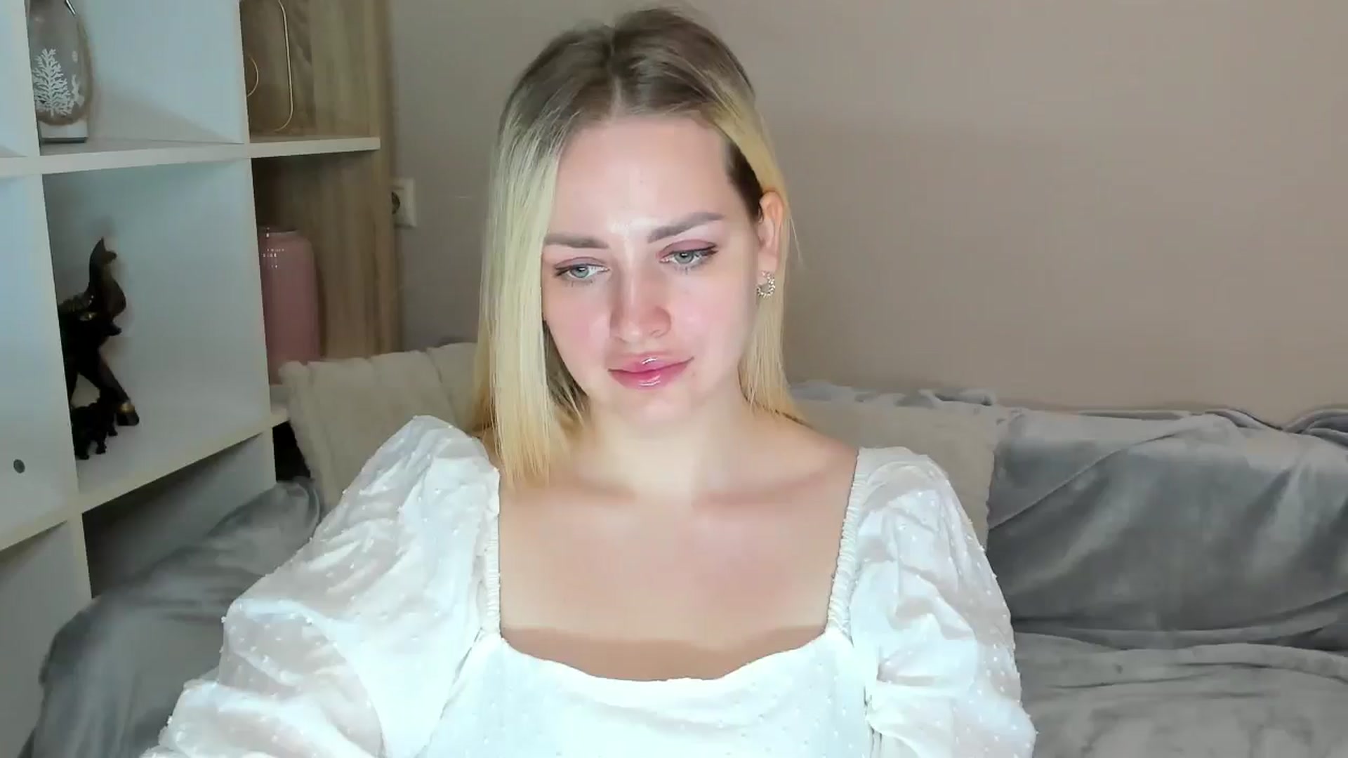 Gallery image thumbnail from Katy__Berry's myfreecams stream on, 05/15/2025, 12:48 image 18 of 20