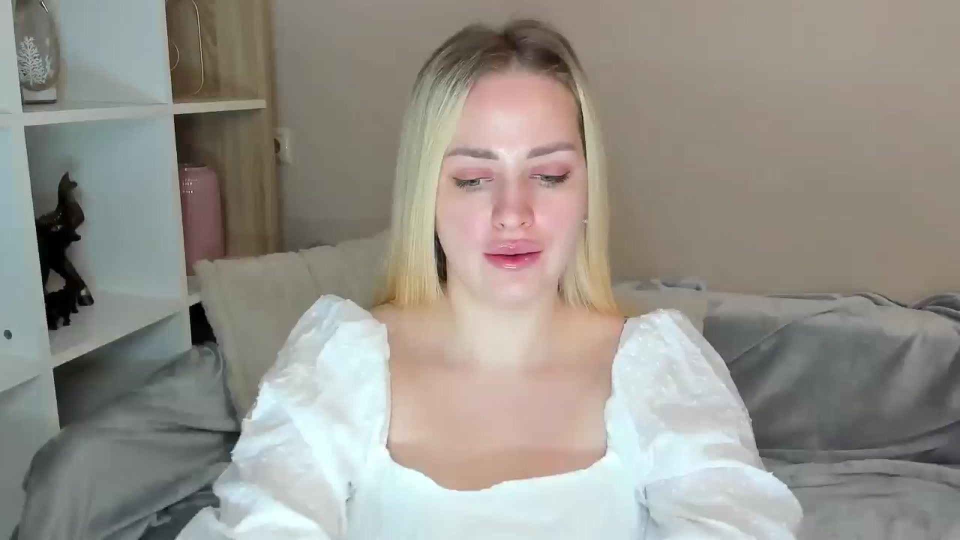 Gallery image thumbnail from Katy__Berry's myfreecams stream on, 05/15/2025, 12:48 image 1 of 20