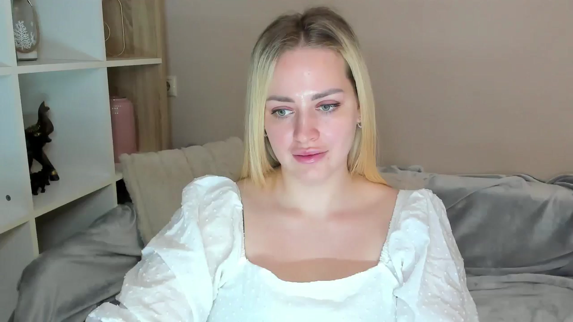 Gallery image thumbnail from Katy__Berry's myfreecams stream on, 05/15/2025, 14:07 image 10 of 20