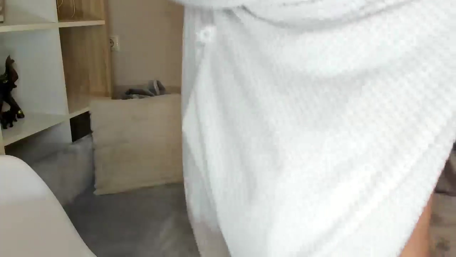 Gallery image thumbnail from Katy__Berry's myfreecams stream on, 05/16/2025, 14:37 image 6 of 20