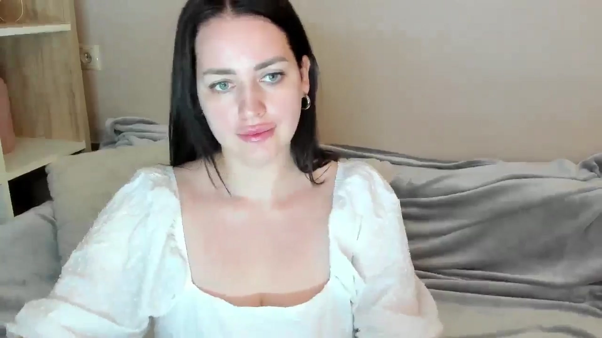 Gallery image thumbnail from Katy__Berry's myfreecams stream on, 05/31/2025, 13:05 image 17 of 20