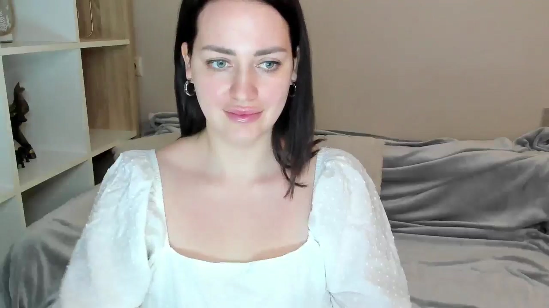 Gallery image thumbnail from Katy__Berry's myfreecams stream on, 05/31/2025, 13:05 image 12 of 20