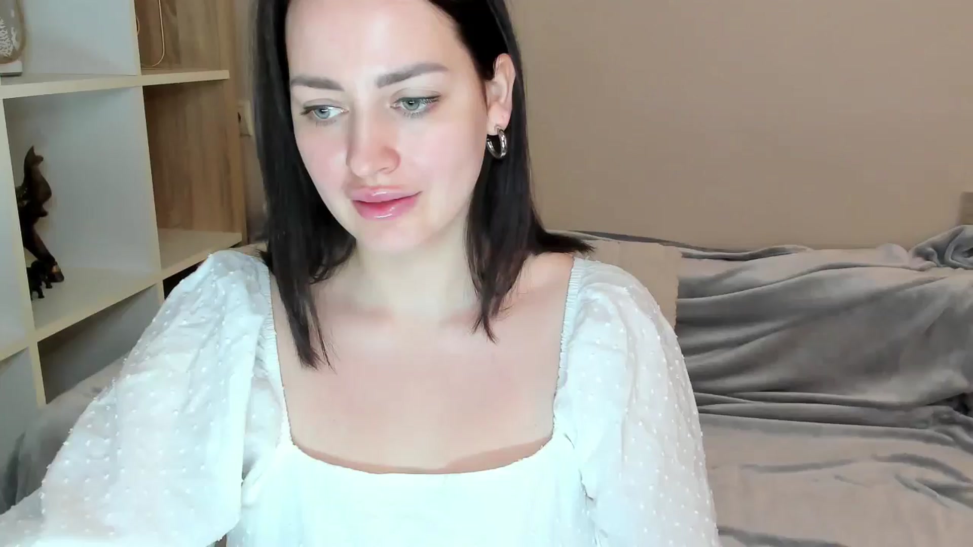 Gallery image thumbnail from Katy__Berry's myfreecams stream on, 05/31/2025, 13:05 image 8 of 20