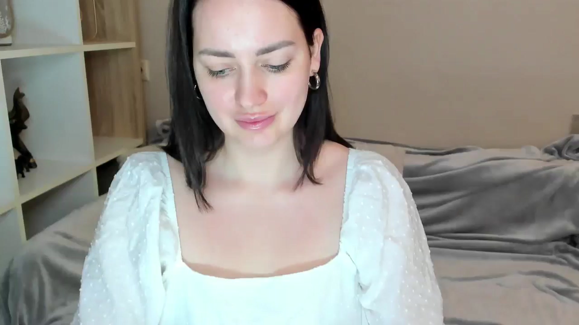 Gallery image thumbnail from Katy__Berry's myfreecams stream on, 05/31/2025, 13:05 image 7 of 20