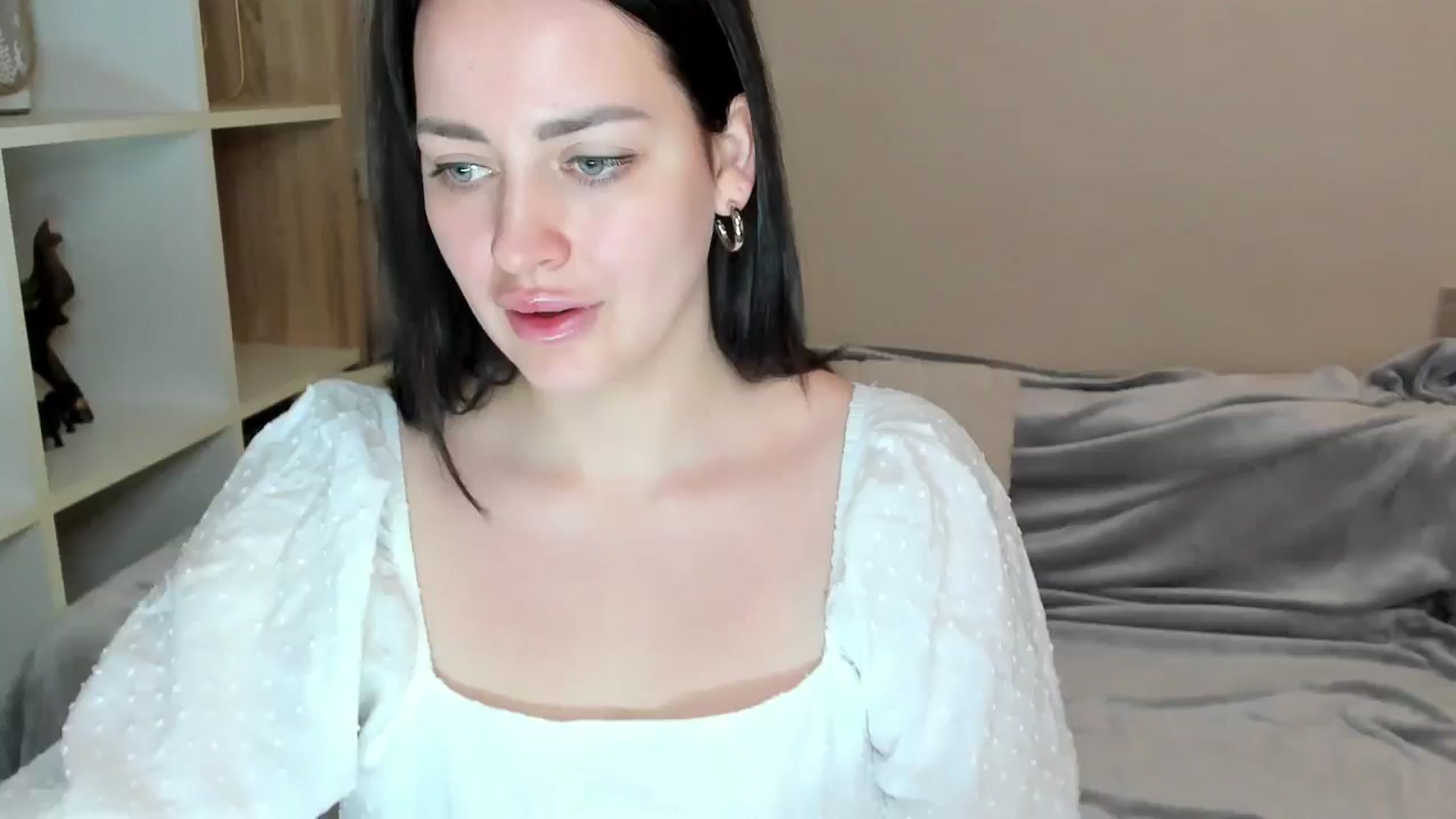 Gallery image thumbnail from Katy__Berry's myfreecams stream on, 05/31/2025, 13:05 image 6 of 20