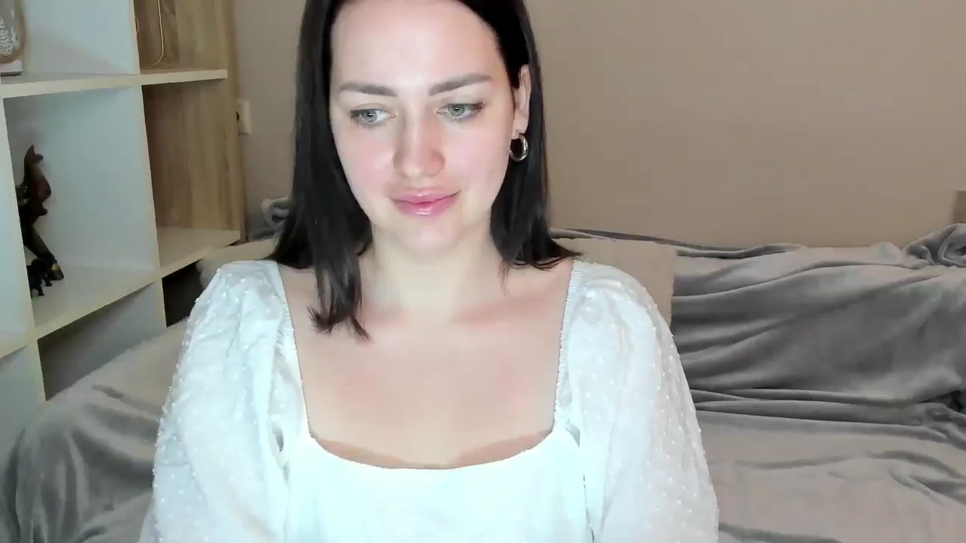 Gallery image thumbnail from Katy__Berry's myfreecams stream on, 05/31/2025, 13:05 image 11 of 20