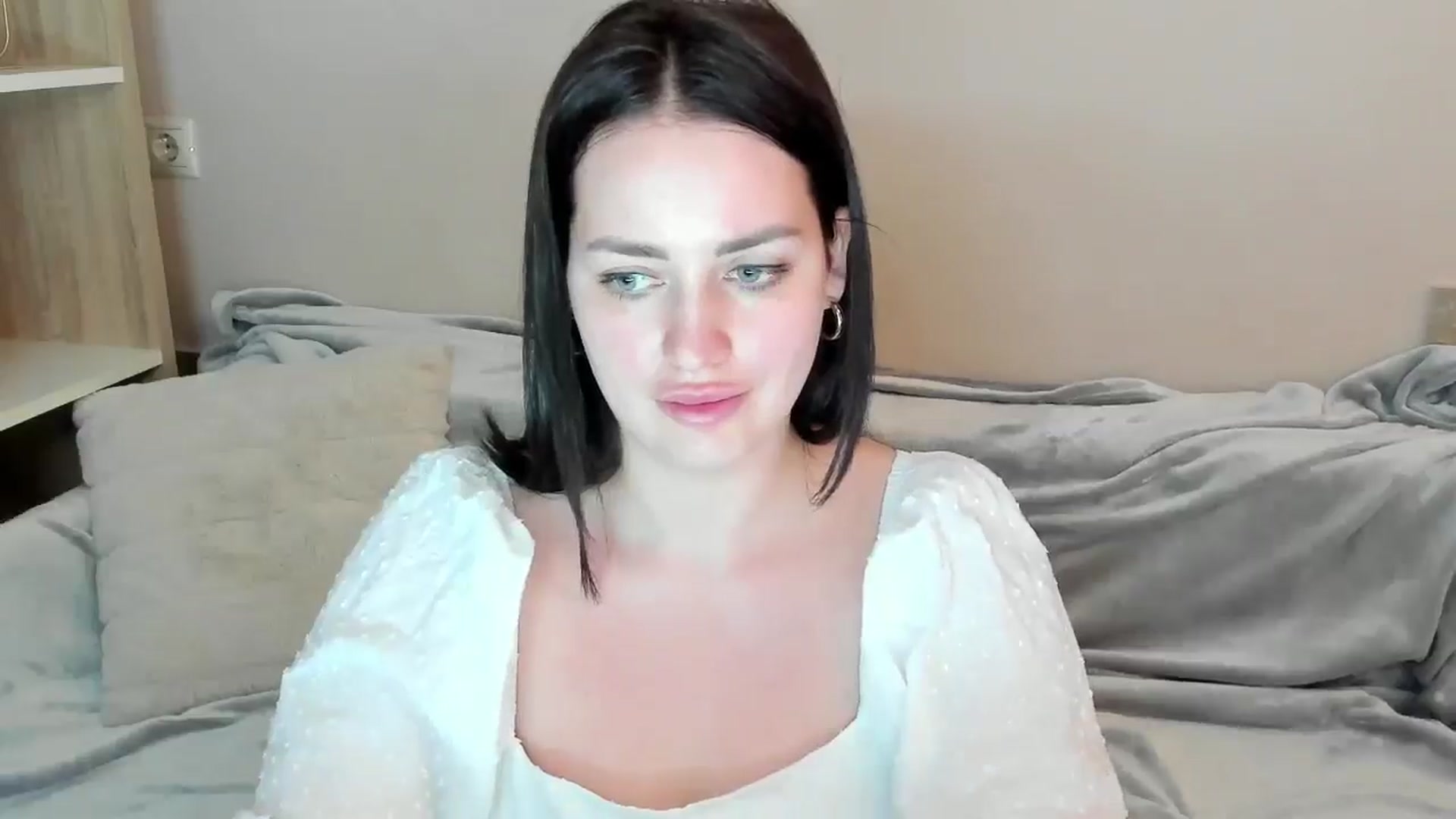 Gallery image thumbnail from Katy__Berry's myfreecams stream on, 05/31/2025, 16:00 image 17 of 20
