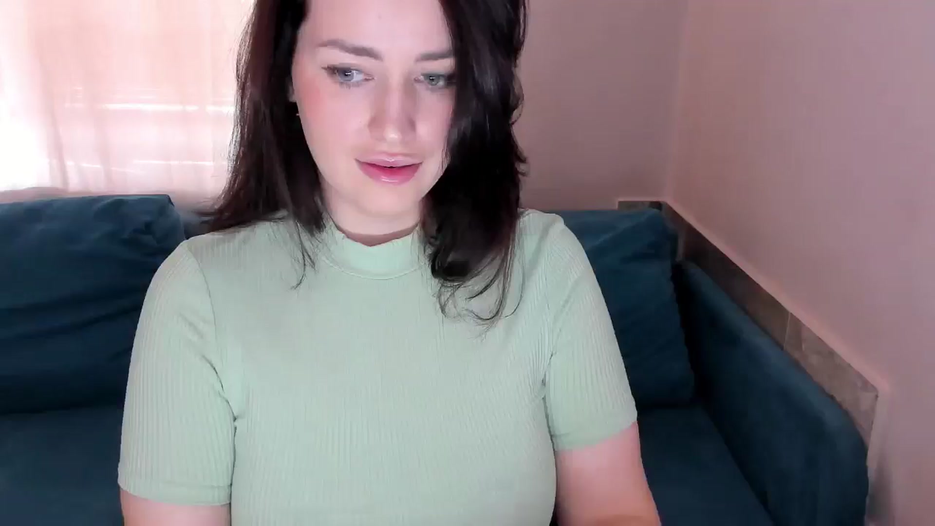 Gallery image thumbnail from Katy__Berry's myfreecams stream on, 08/09/2025, 12:04 image 17 of 20