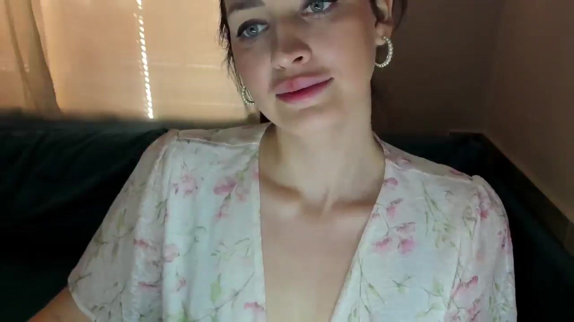 Gallery image thumbnail from Katy__Berry's myfreecams stream on, 09/20/2025, 13:47 image 9 of 20