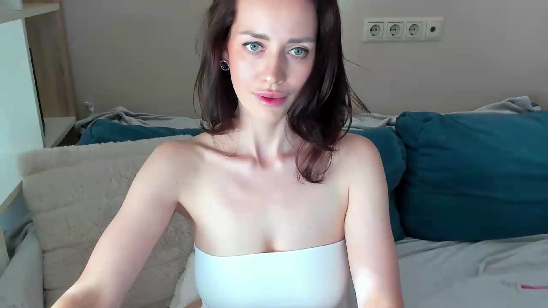 Gallery image thumbnail from Katy__Berry's myfreecams stream on, 06/20/2026, 16:06 image 14 of 20