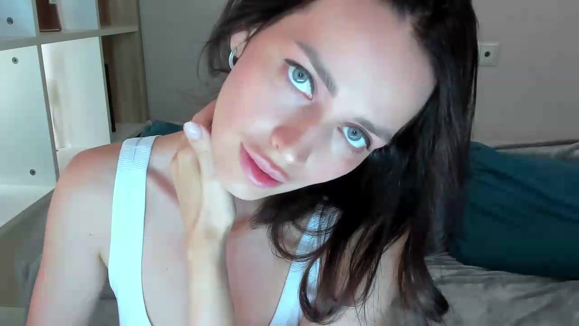 Gallery image thumbnail from Katy__Berry's myfreecams stream on, 08/19/2026, 12:40 image 19 of 20