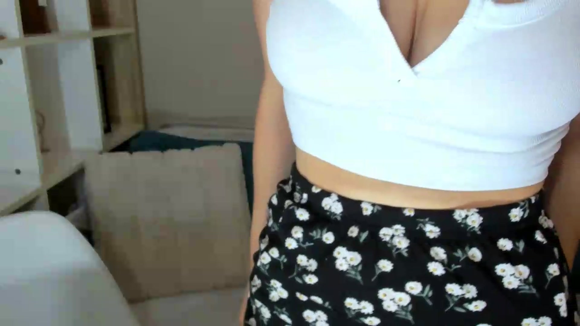 Gallery image thumbnail from Katy__Berry's myfreecams stream on, 08/25/2026, 11:45 image 9 of 20