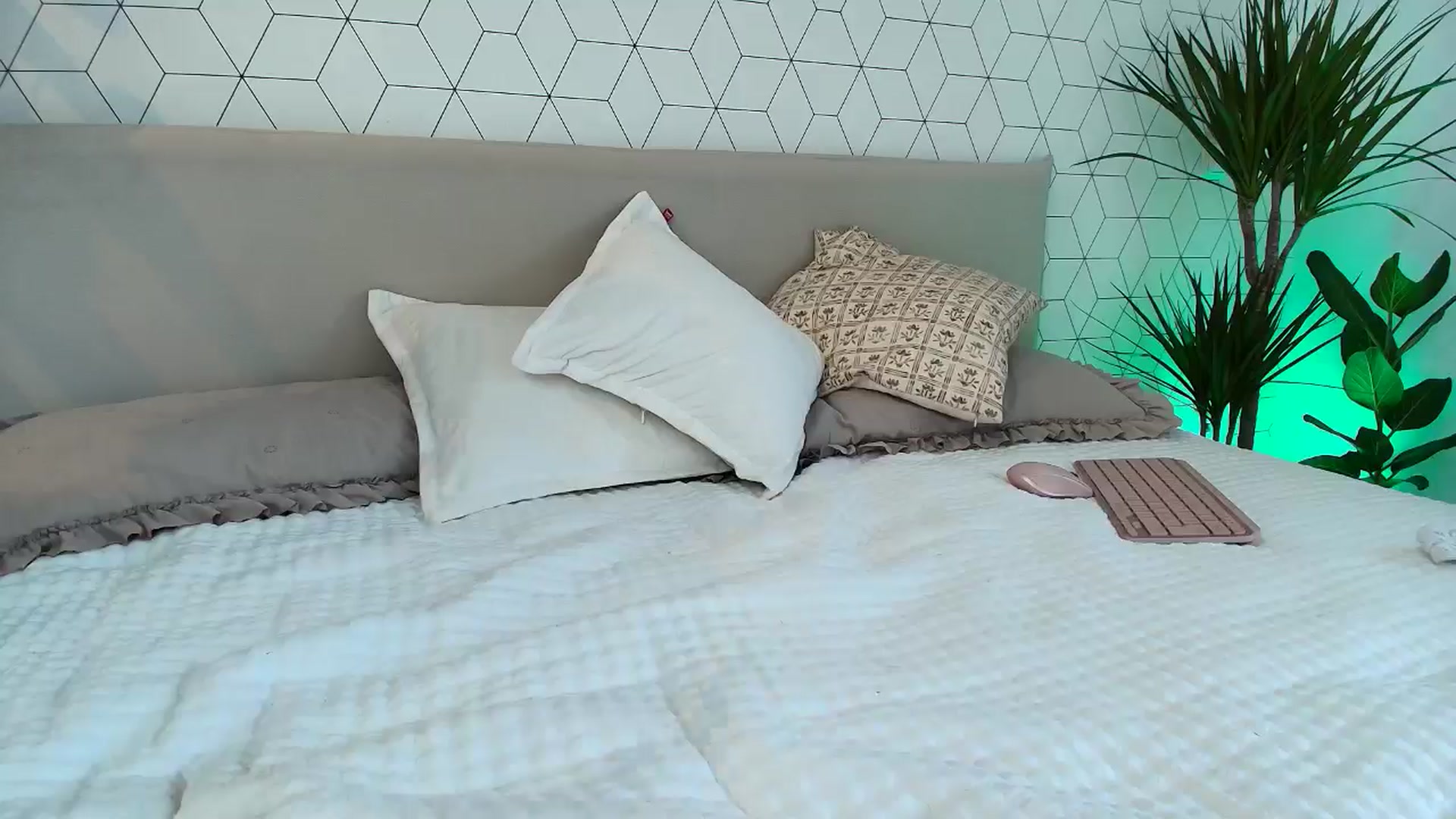 Gallery image thumbnail from KatyaFods's myfreecams stream on, 06/16/2024, 15:29 image 18 of 20