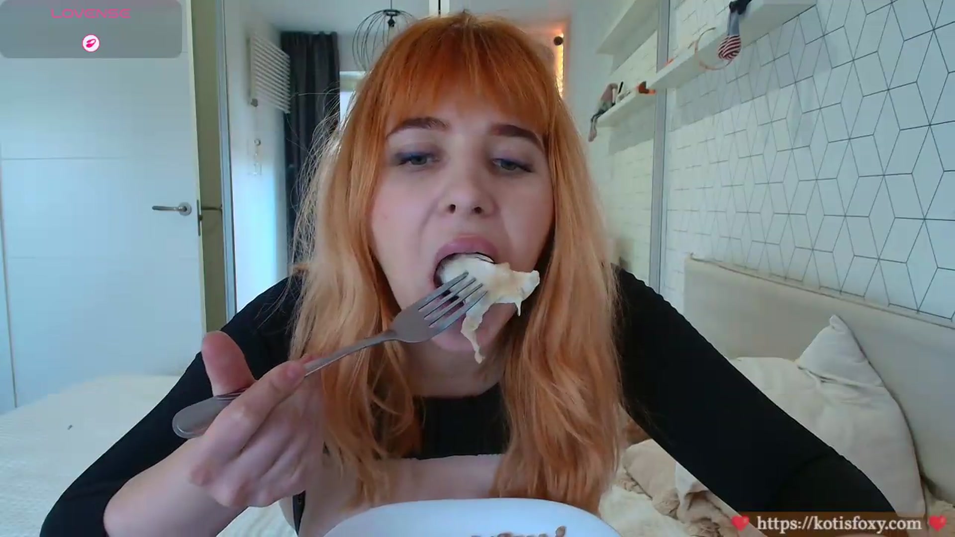 Gallery image thumbnail from KatyaFods's myfreecams stream on, 06/11/2026, 15:42 image 10 of 20