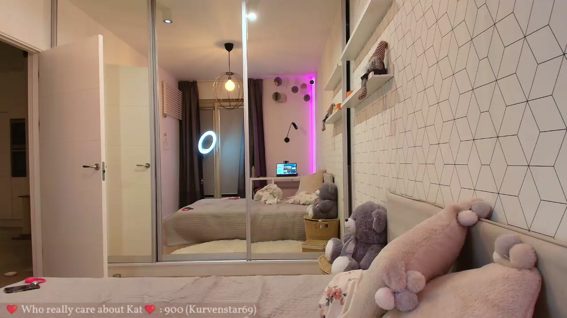 Gallery image thumbnail from KatyaFods's myfreecams stream on, 08/04/2026, 20:04 image 9 of 20