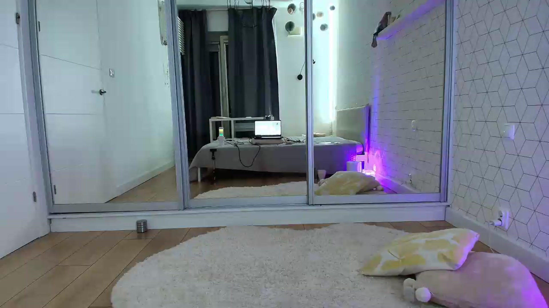 Gallery image thumbnail from KatyaFods's myfreecams stream on, 09/05/2026, 22:20 image 16 of 20