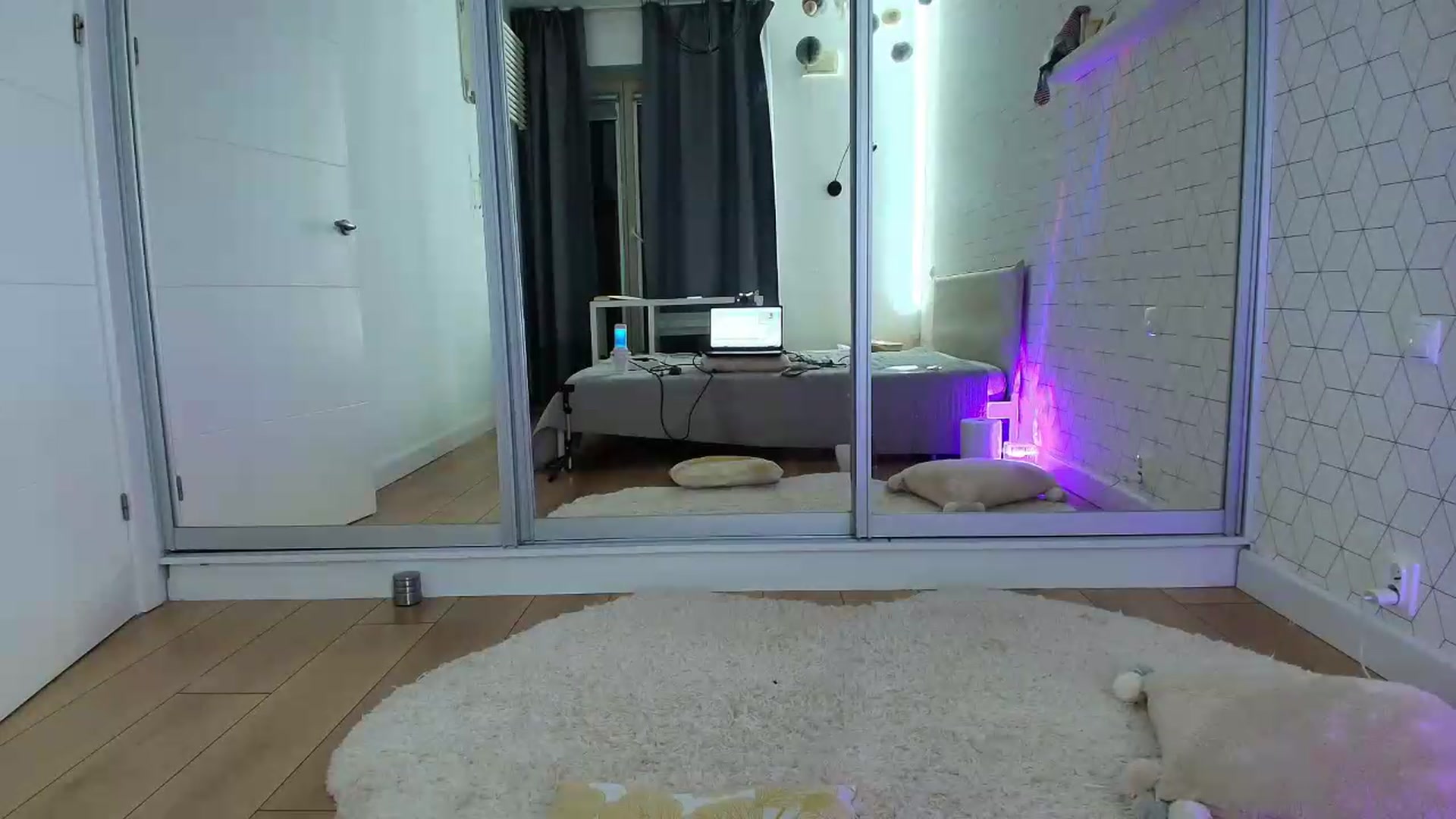 Gallery image thumbnail from KatyaFods's myfreecams stream on, 09/06/2026, 24:27 image 6 of 20
