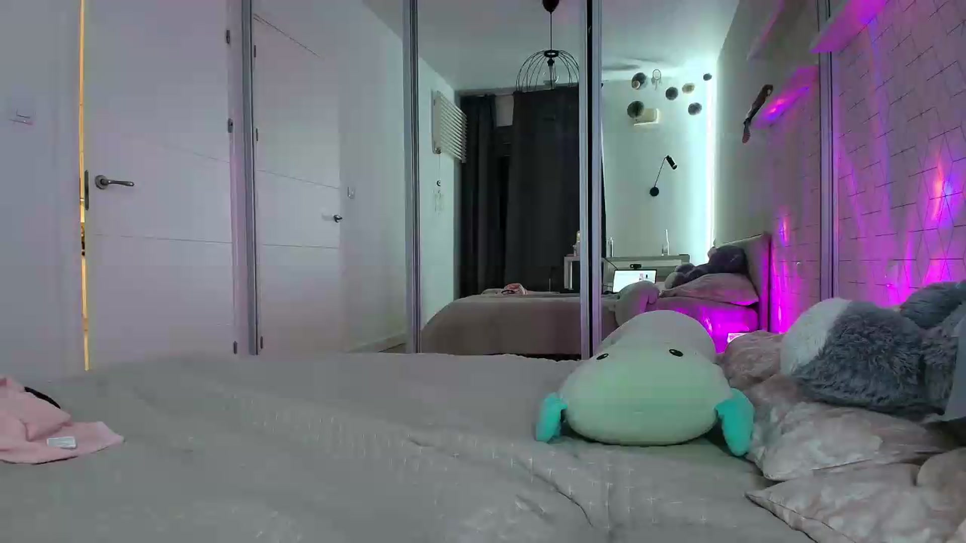 Gallery image thumbnail from KatyaFods's myfreecams stream on, 09/10/2026, 21:05 image 17 of 20