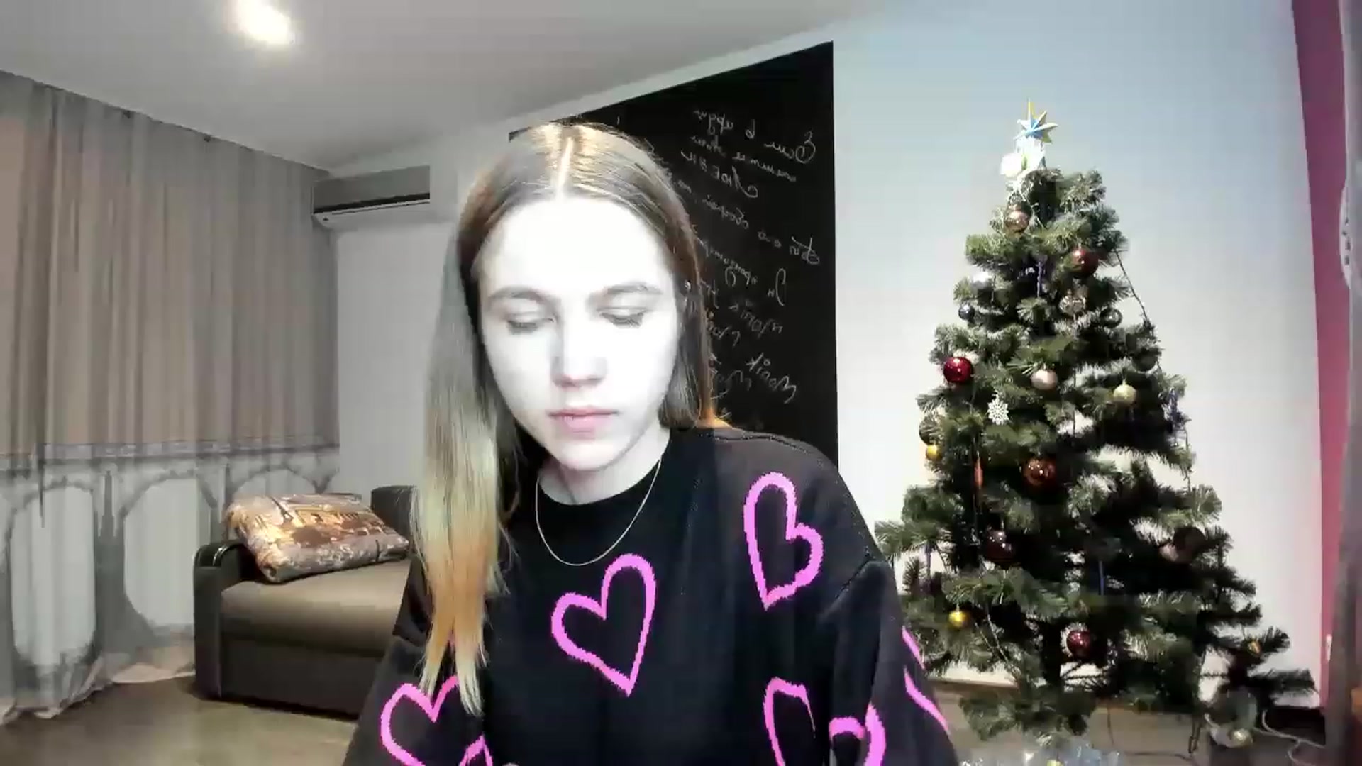 Gallery image thumbnail from KatyaGordon's myfreecams stream on, 12/27/2022, 10:15 image 8 of 20