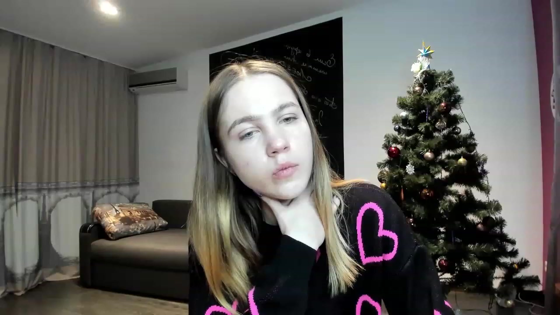 Gallery image thumbnail from KatyaGordon's myfreecams stream on, 12/27/2022, 10:15 image 3 of 20
