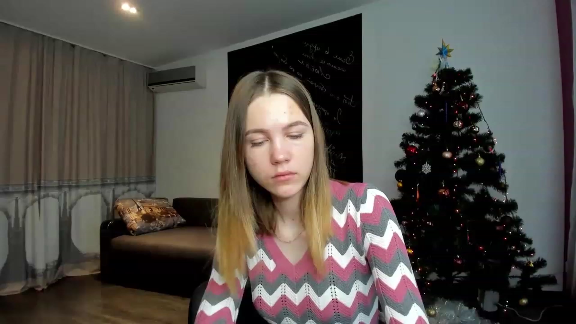 Gallery image thumbnail from KatyaGordon's myfreecams stream on, 01/03/2023, 07:33 image 8 of 20