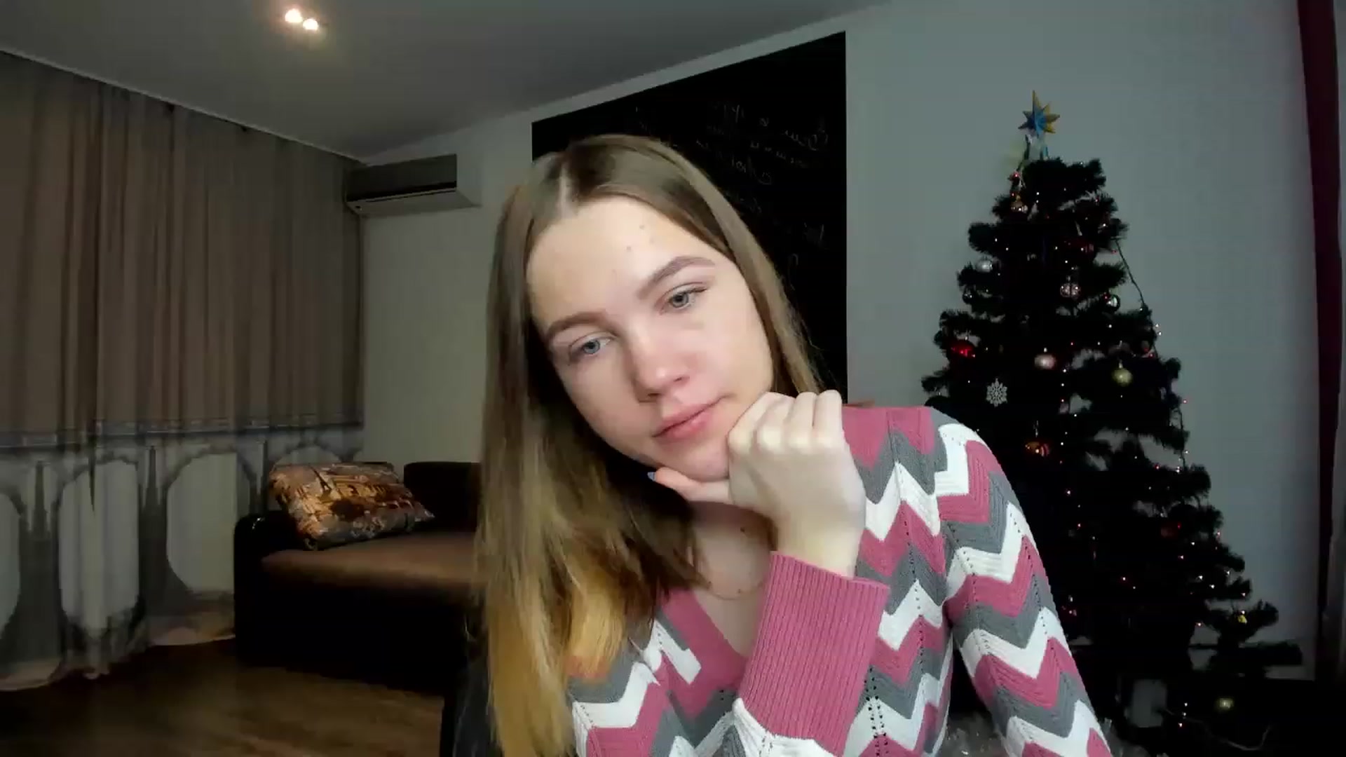 Gallery image thumbnail from KatyaGordon's myfreecams stream on, 01/03/2023, 07:33 image 9 of 20