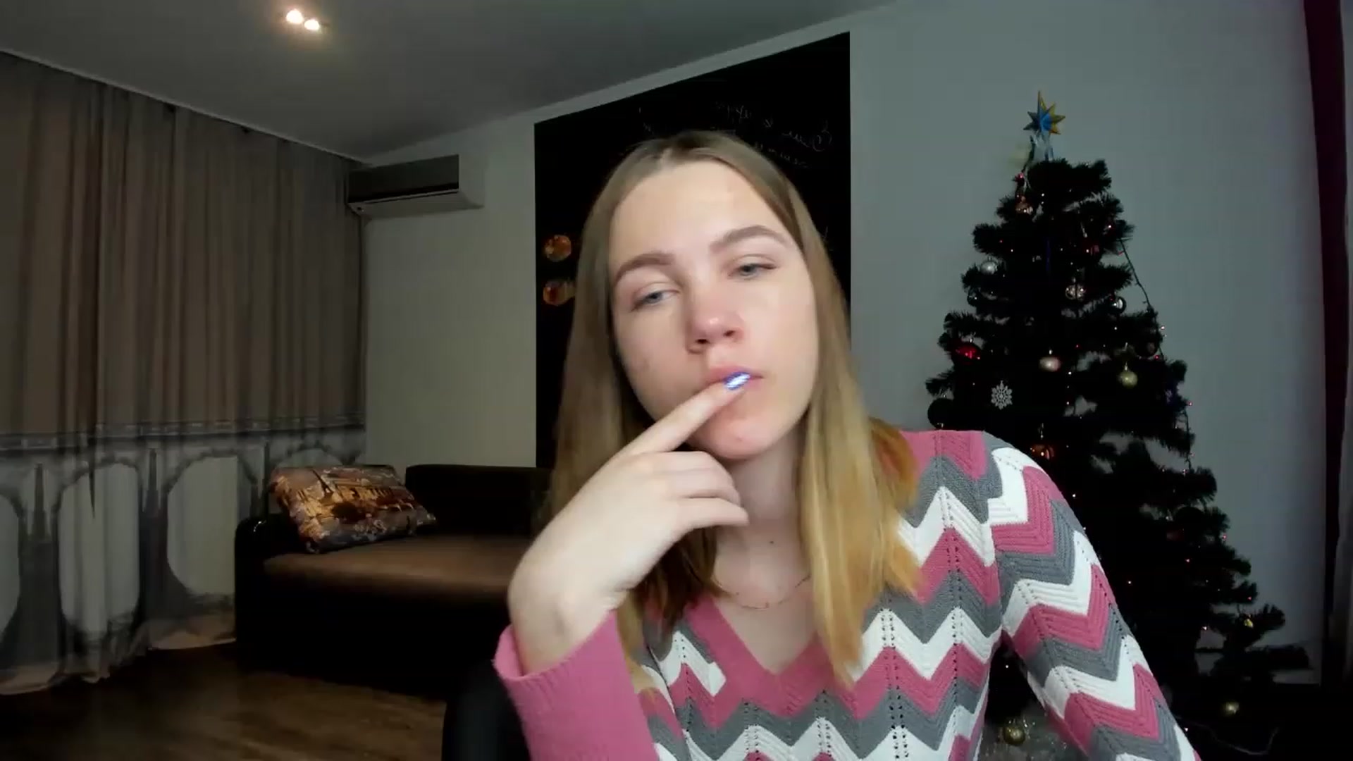 Gallery image thumbnail from KatyaGordon's myfreecams stream on, 01/03/2023, 07:33 image 1 of 20