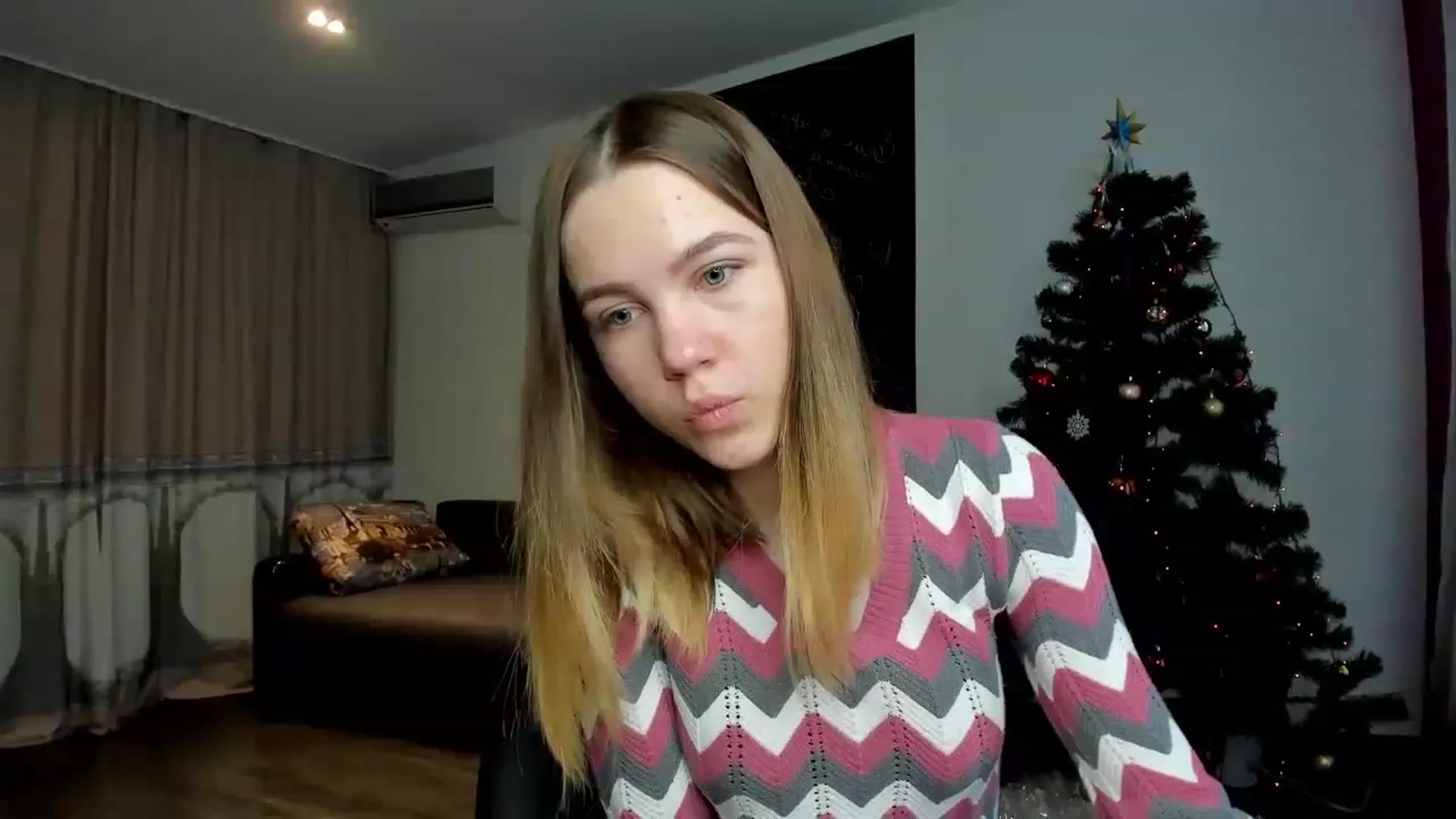 Gallery image thumbnail from KatyaGordon's myfreecams stream on, 01/03/2023, 07:33 image 10 of 20