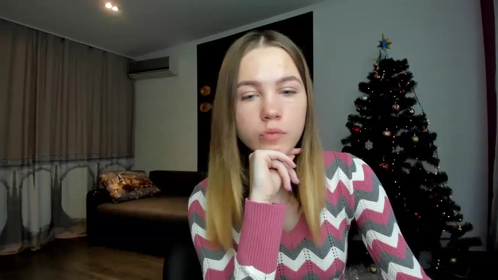 Gallery image thumbnail from KatyaGordon's myfreecams stream on, 01/03/2023, 07:33 image 13 of 20