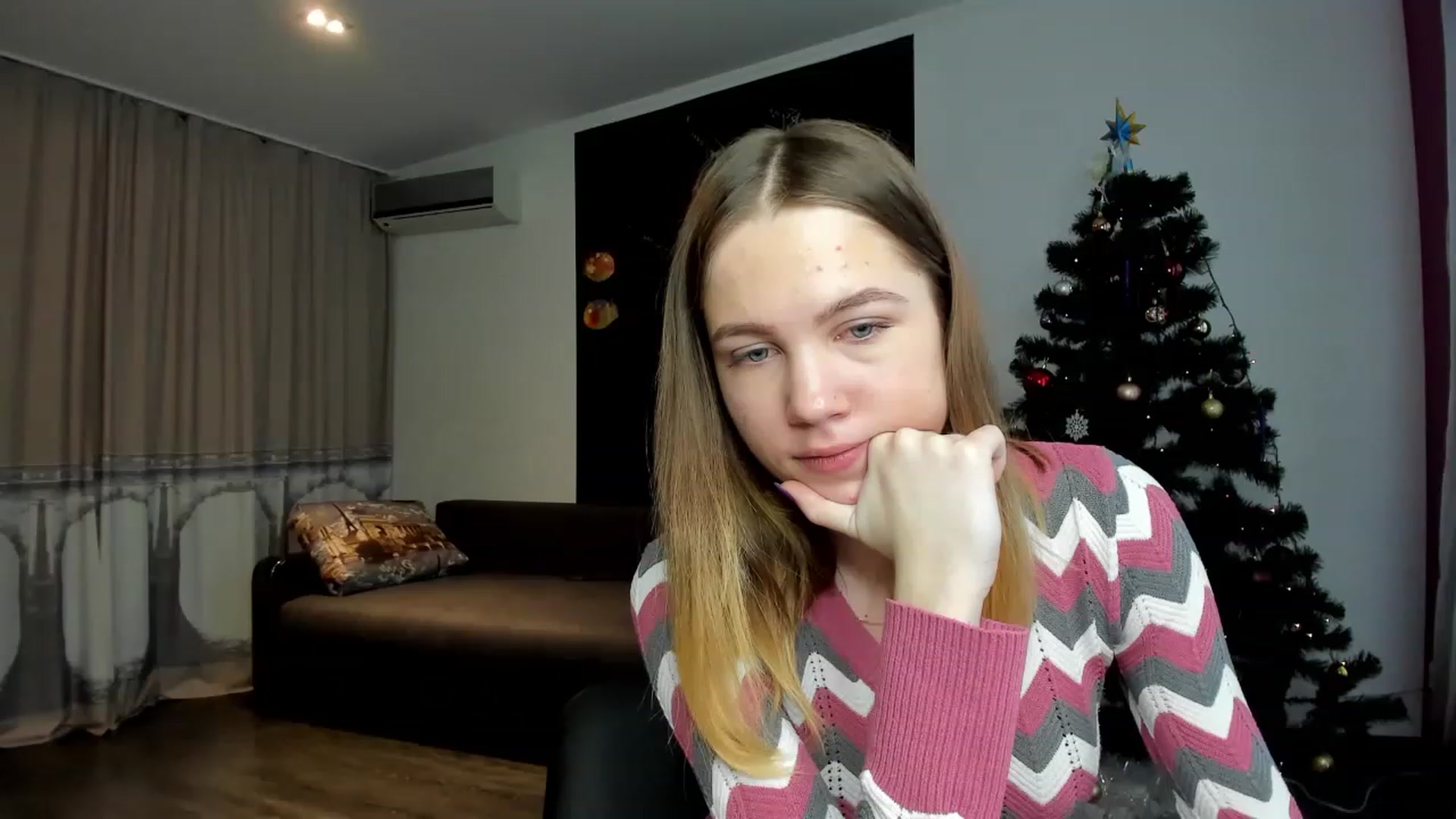 Gallery image thumbnail from KatyaGordon's myfreecams stream on, 01/03/2023, 08:36 image 11 of 20