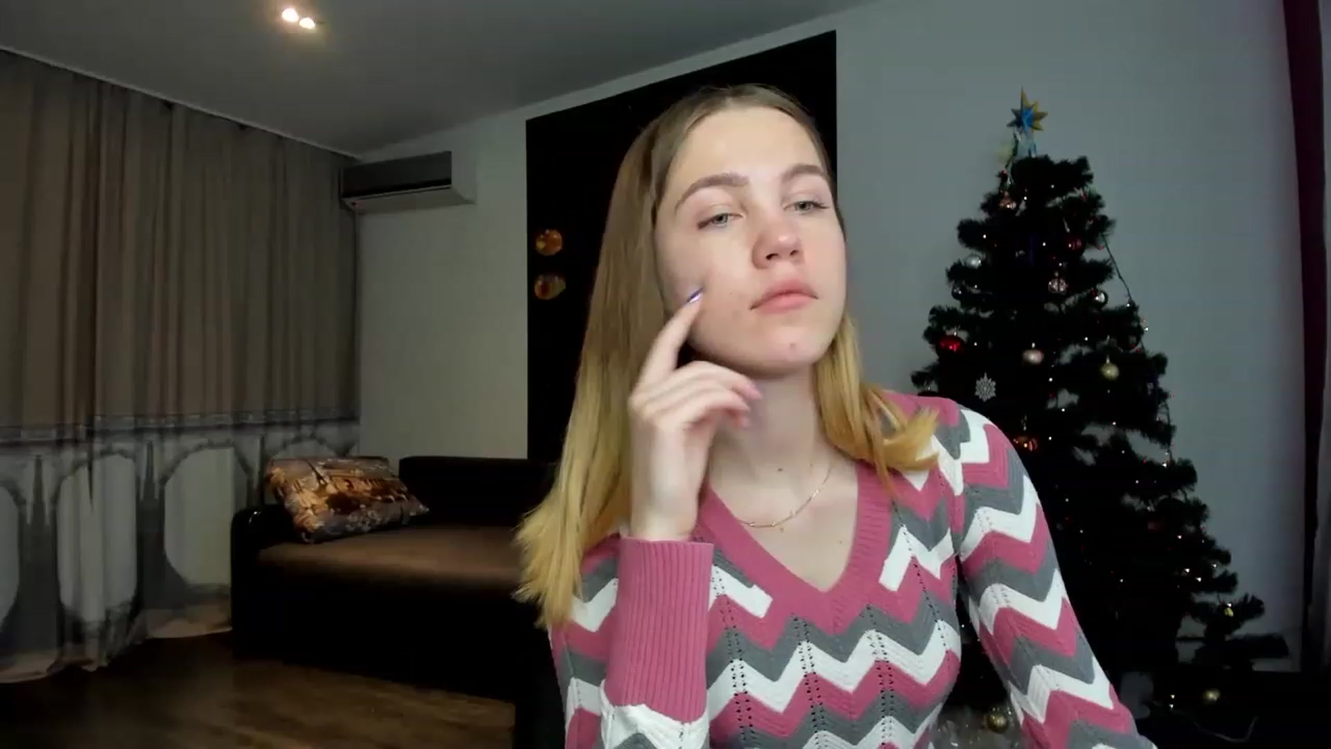 Gallery image thumbnail from KatyaGordon's myfreecams stream on, 01/03/2023, 08:36 image 18 of 20
