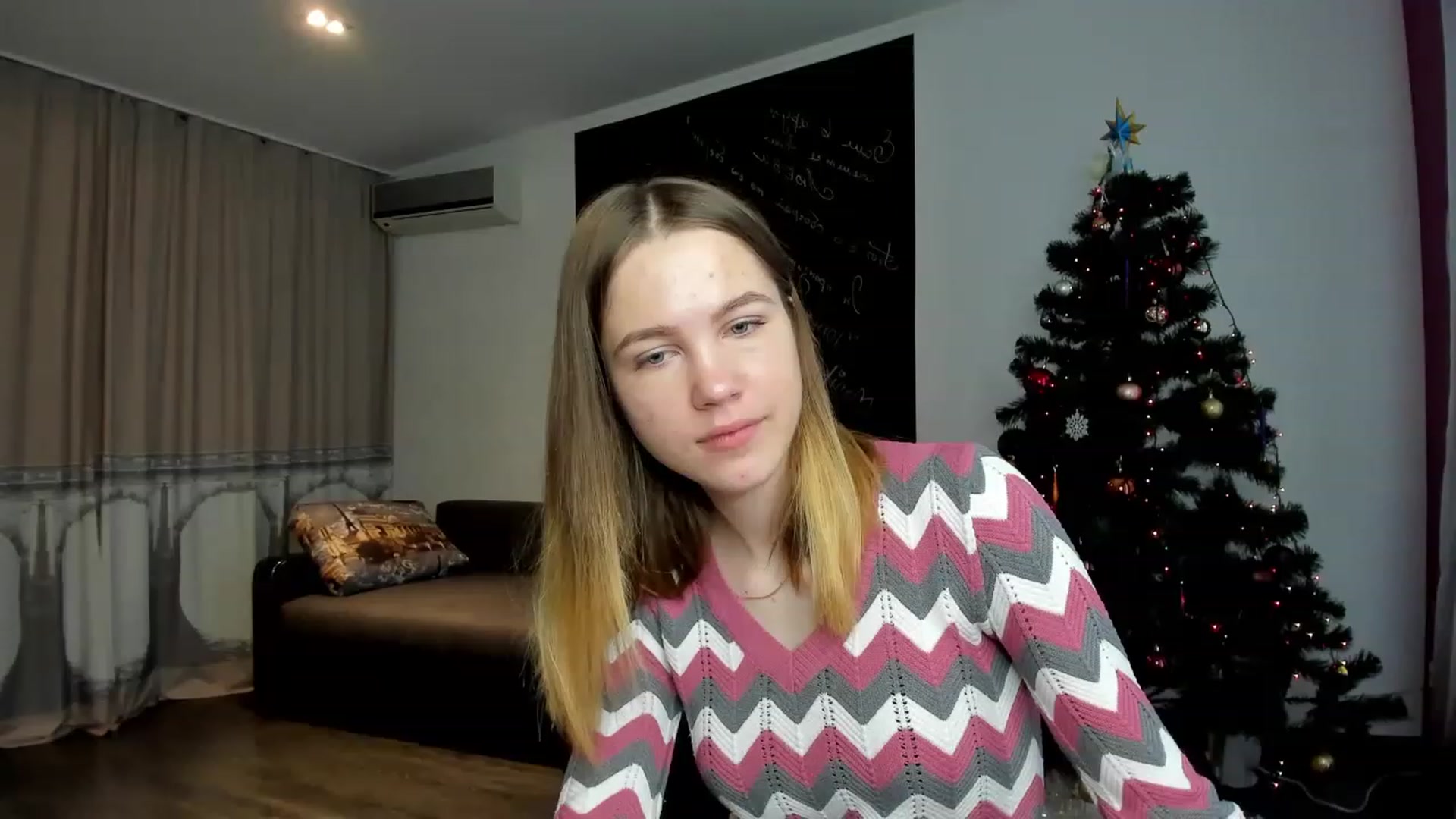 Gallery image thumbnail from KatyaGordon's myfreecams stream on, 01/03/2023, 08:36 image 12 of 20