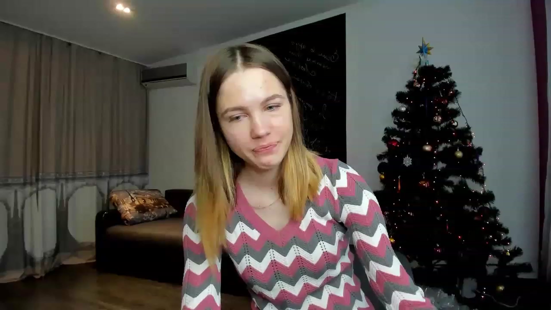 Gallery image thumbnail from KatyaGordon's myfreecams stream on, 01/03/2023, 08:56 image 12 of 20