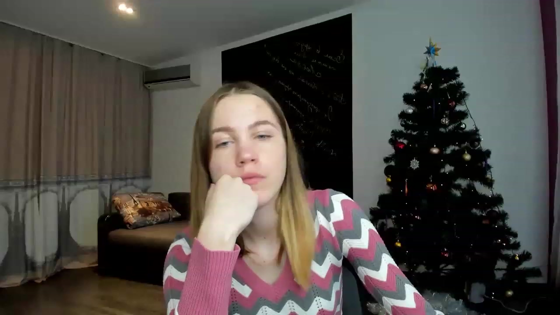 Gallery image thumbnail from KatyaGordon's myfreecams stream on, 01/03/2023, 11:02 image 1 of 20