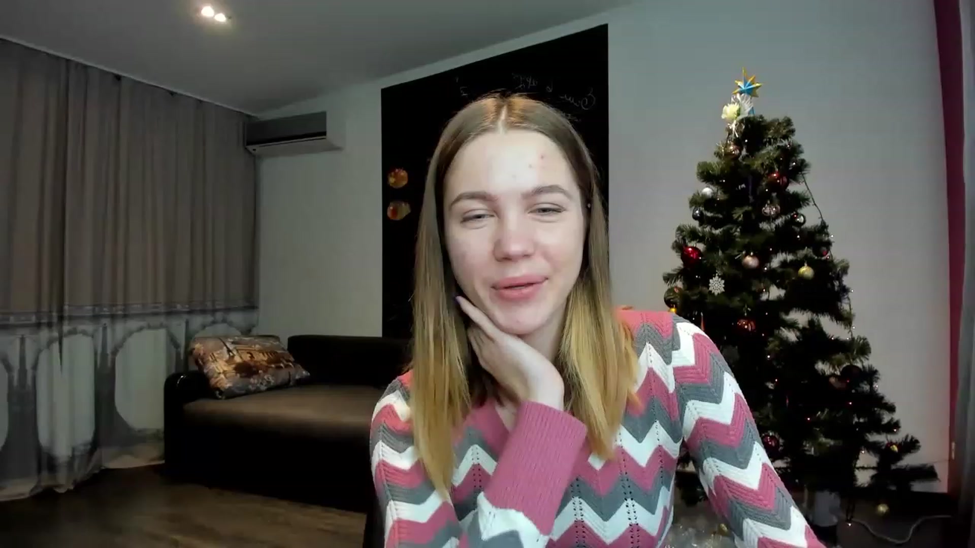 Gallery image thumbnail from KatyaGordon's myfreecams stream on, 01/03/2023, 11:02 image 10 of 20