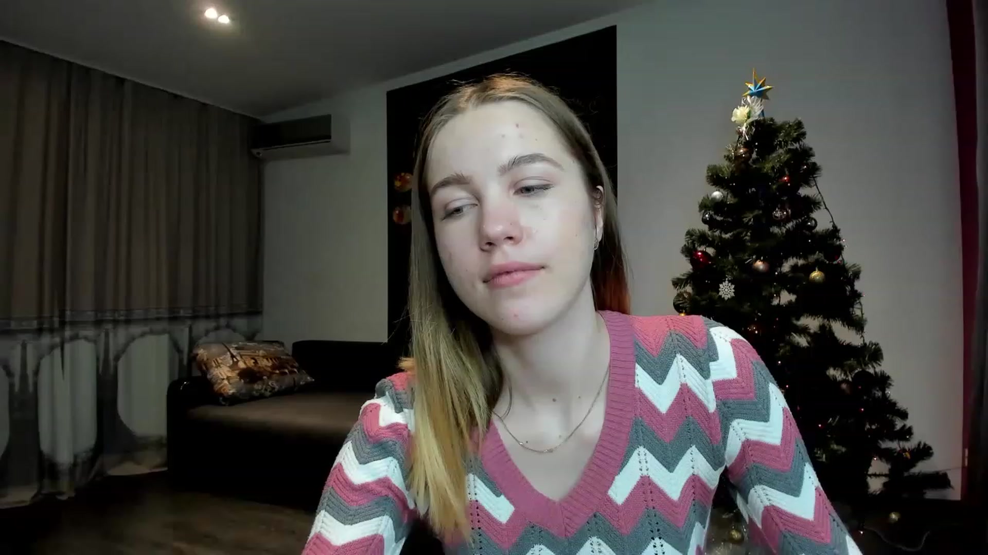 Gallery image thumbnail from KatyaGordon's myfreecams stream on, 01/03/2023, 12:59 image 12 of 20