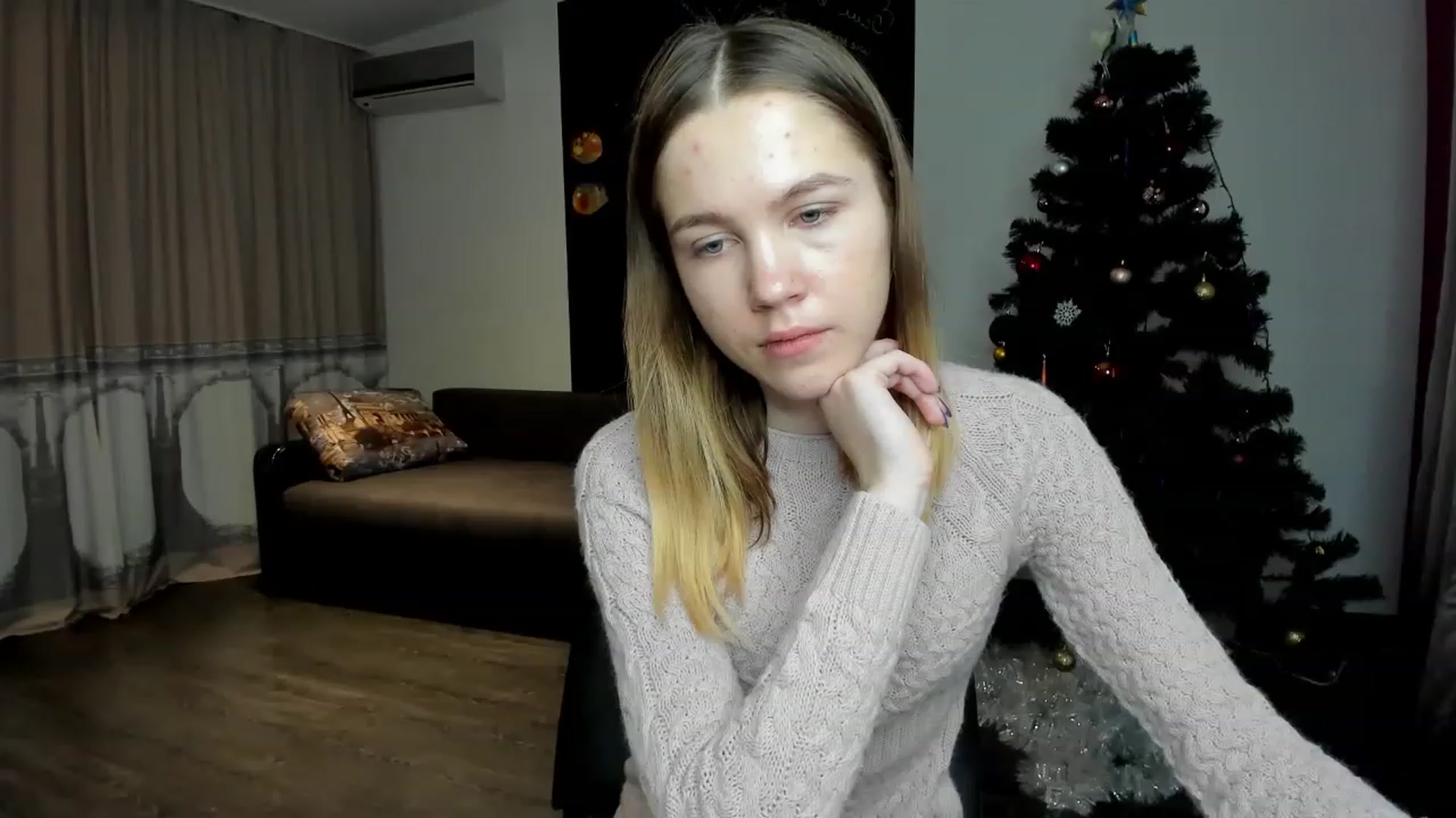 Gallery image thumbnail from KatyaGordon's myfreecams stream on, 01/05/2023, 11:02 image 14 of 20
