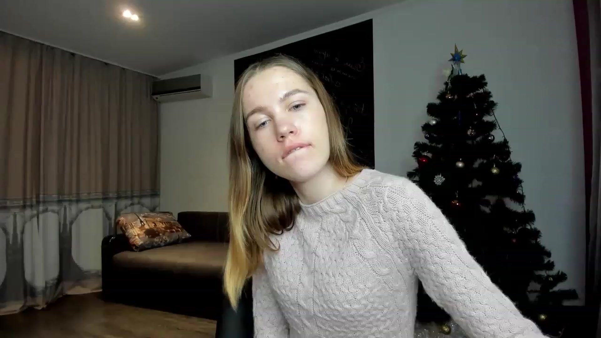 Gallery image thumbnail from KatyaGordon's myfreecams stream on, 01/05/2023, 12:09 image 16 of 20