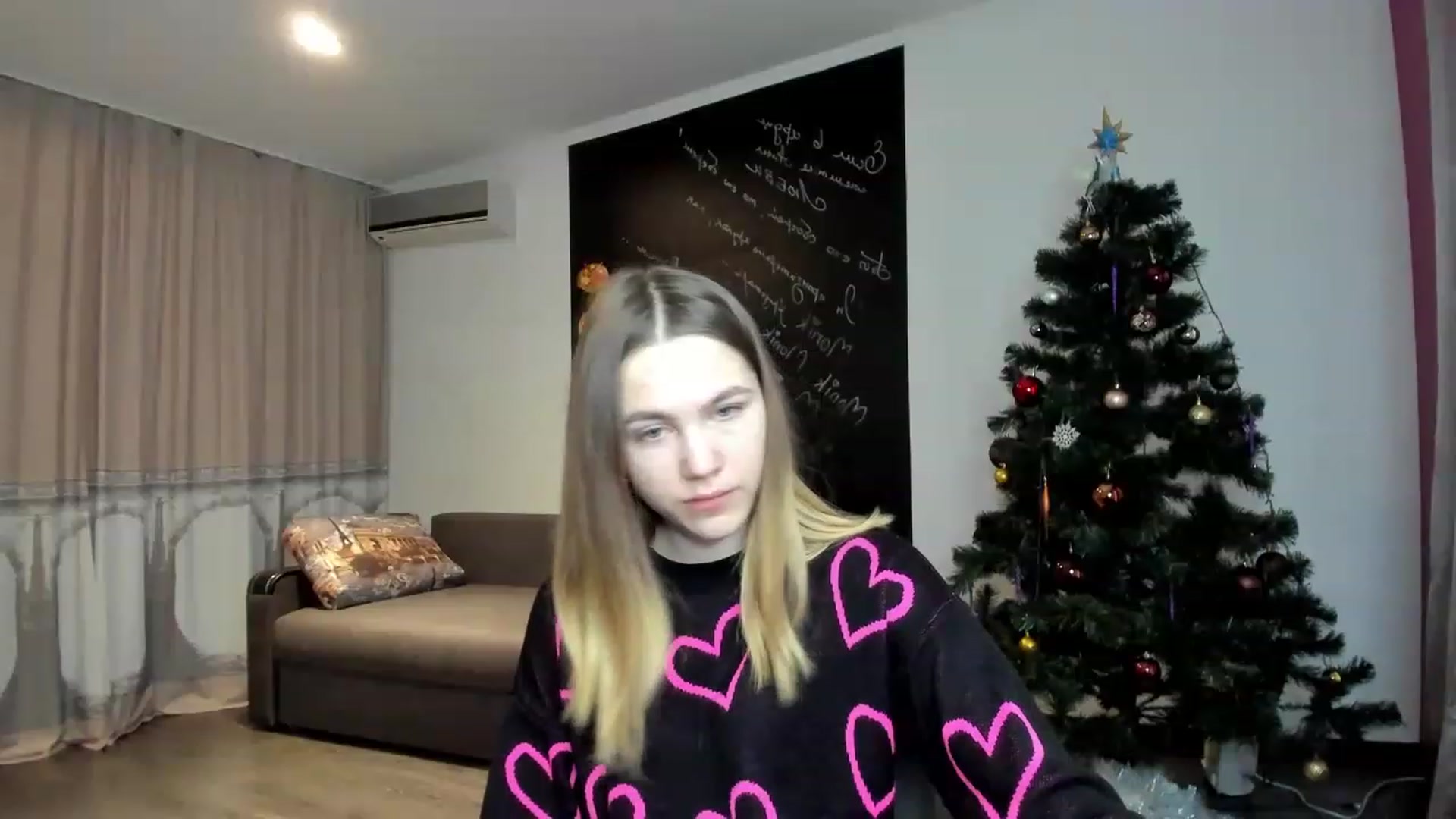 Gallery image thumbnail from KatyaGordon's myfreecams stream on, 01/06/2023, 08:03 image 13 of 20