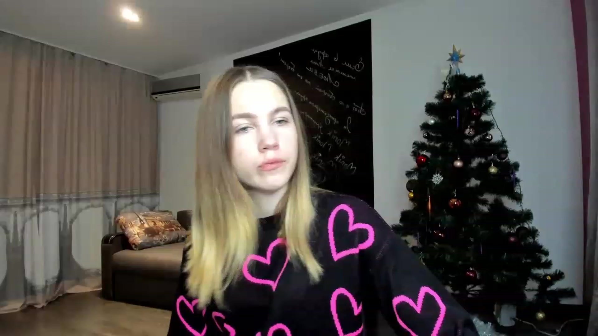 Gallery image thumbnail from KatyaGordon's myfreecams stream on, 01/06/2023, 08:03 image 16 of 20