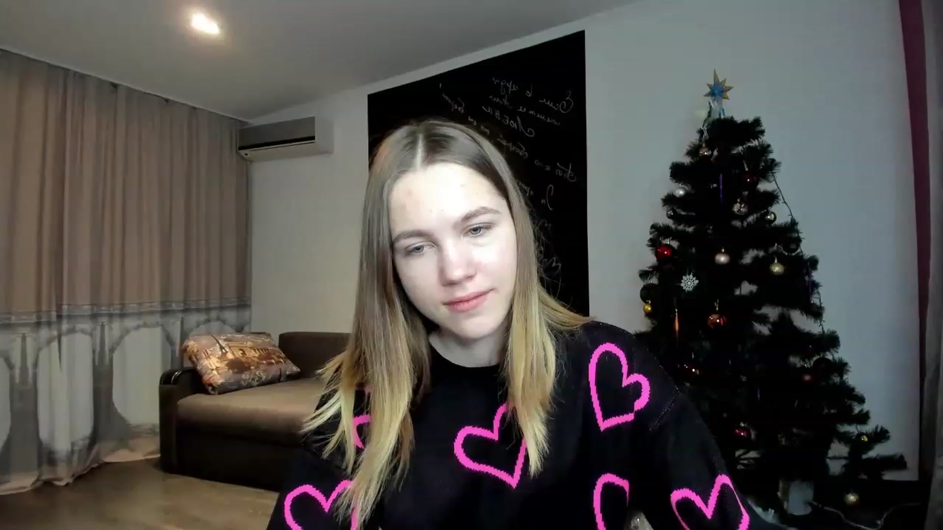 Gallery image thumbnail from KatyaGordon's myfreecams stream on, 01/06/2023, 08:03 image 10 of 20