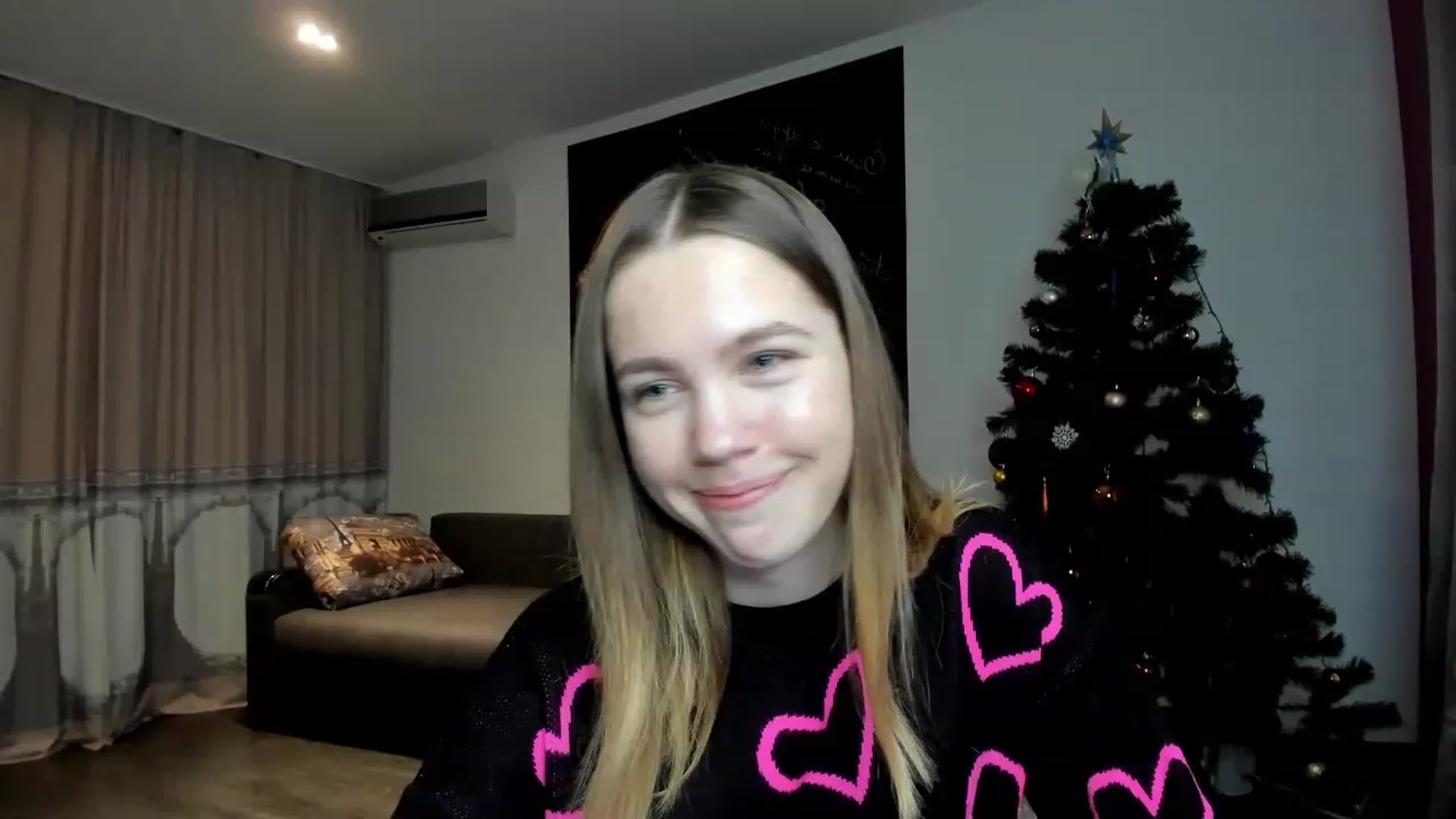 Gallery image thumbnail from KatyaGordon's myfreecams stream on, 01/06/2023, 08:03 image 12 of 20